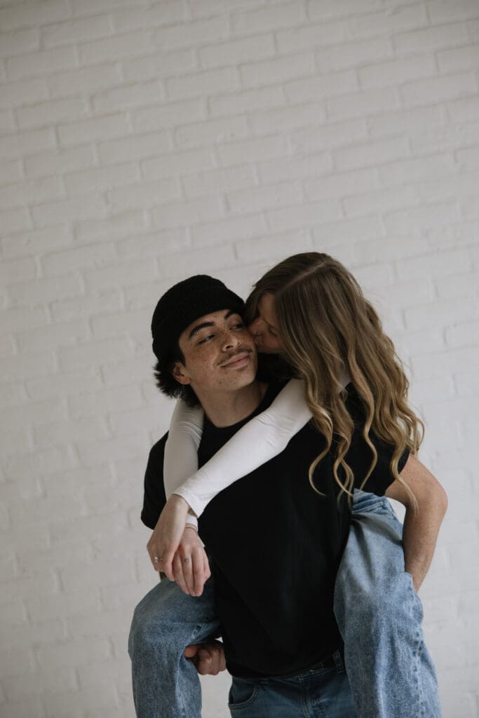 Idaho wedding photographer. Boise couples photographer. Idaho portrait photographer. Engagement photographer. Boise mini photoshoot.